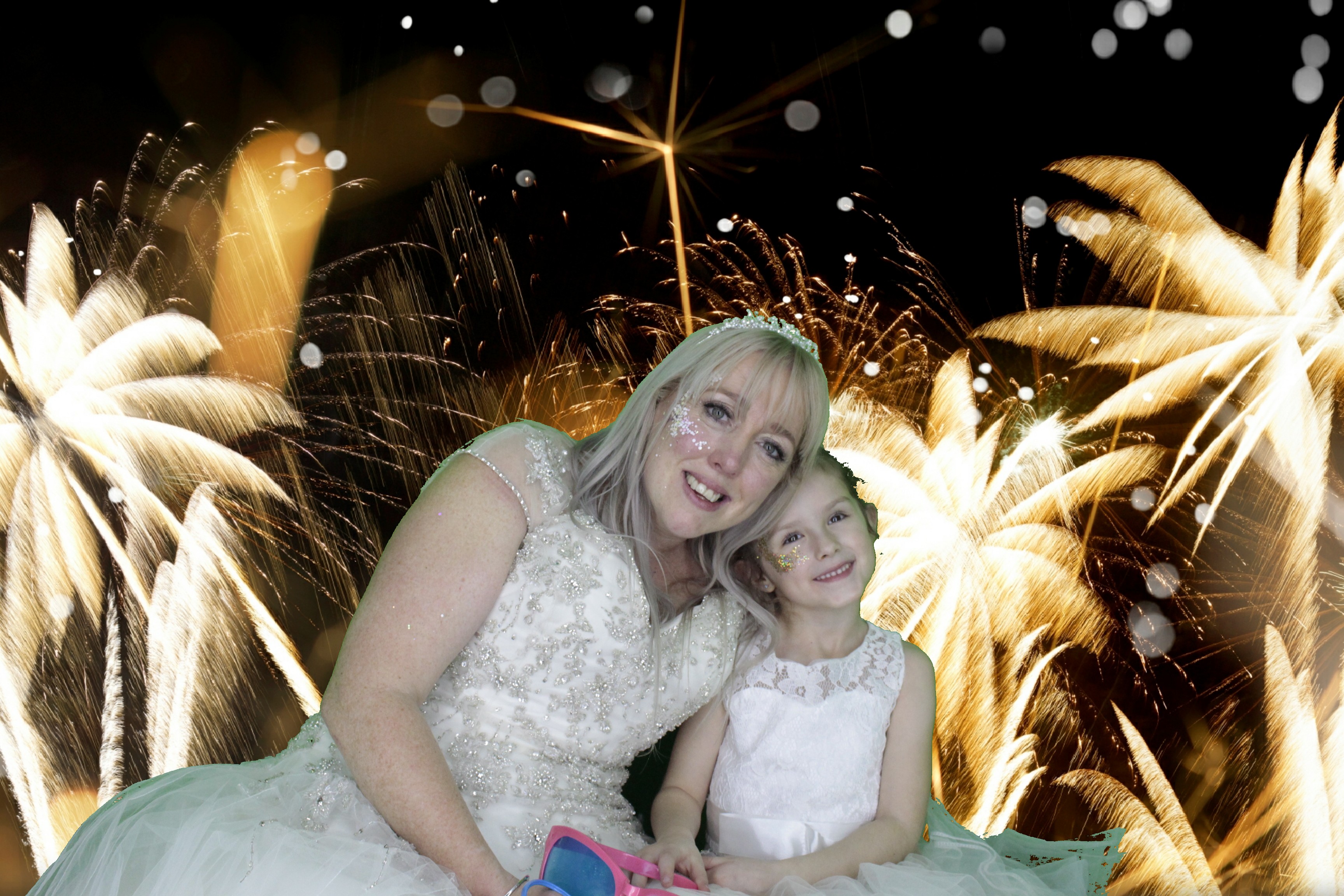 Nikki Carr's Wedding | View more photos from the event at gallery.myphotoboothexperience.co.uk/u/MyPhotoBoothExperienceLtd/Nikki-Carrs-Wedding